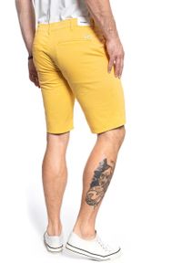 Wrangler - SPODENKI WRANGLER CHINO SHORT MIMOSA YELLOW W14AKM33D. Materiał: materiał #8