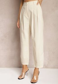 Renee - Jasnobeżowe Spodnie Paper Bag High Waist Zapinane na Suwak Nestabella. Okazja: na co dzień, na spotkanie biznesowe, do pracy. Stan: podwyższony. Kolor: beżowy. Styl: biznesowy, elegancki, casual