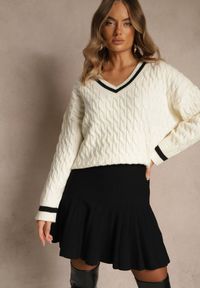 Renee - Czarna Spódnica z Wiskozą o Rozkloszowanym Kroju High Waist Calatiela. Okazja: na co dzień. Stan: podwyższony. Kolor: czarny. Materiał: wiskoza. Sezon: lato, wiosna. Styl: elegancki, casual #3