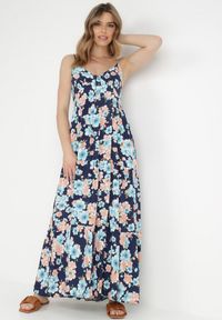 Born2be - Granatowa Sukienka Damaia. Typ kołnierza: kołnierz z falbankami. Kolor: niebieski. Materiał: wiskoza. Długość rękawa: na ramiączkach. Wzór: kwiaty. Długość: maxi #3