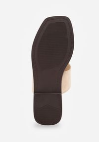 Renee - Ciemnobeżowe Klapki VICES w Typie Japonek z Ozdobą na Dużym Palcu Ettelhe. Okazja: na co dzień. Kolor: beżowy. Materiał: jeans. Wzór: aplikacja. Sezon: lato. Styl: casual #4