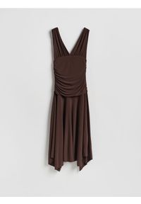 Reserved - Sukienka maxi - ciemnobrązowy. Kolor: brązowy. Materiał: tkanina. Wzór: gładki. Typ sukienki: proste. Długość: maxi #1