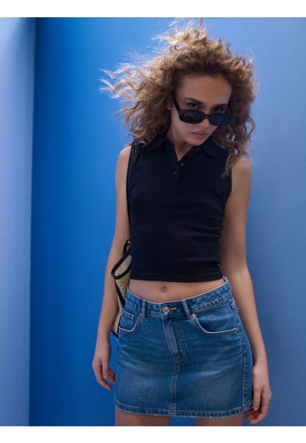 Sinsay - Spódnica jeansowa z efektem sprania - niebieski. Kolor: niebieski. Materiał: jeans