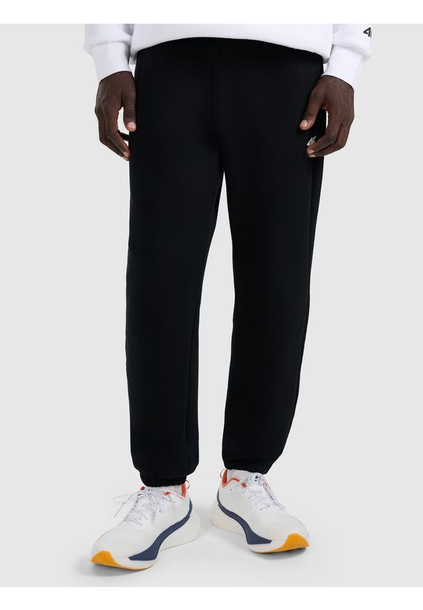 4f - 4F Spodnie dresowe joggery męskie - czarne XL. Kolor: czarny. Materiał: dresówka