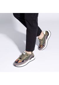 Wittchen - Męskie sneakersy skórzane z motywem w jodełkę zielono-szare. Nosek buta: okrągły. Kolor: zielony, wielokolorowy, szary. Materiał: skóra. Wzór: jodełka #7