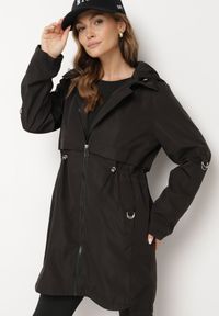 Born2be - Czarna Kurtka Parka Ściągana w Talii z Odpinanym Kapturem Milabra. Kolor: czarny. Materiał: tkanina #6