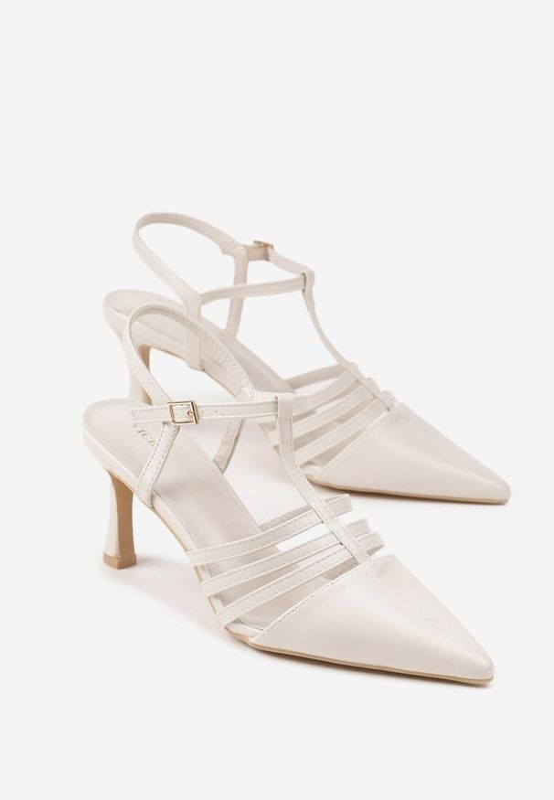 Renee - Jasnobeżowe Sandały Vices na Obcasie Typu Szpilka Tirenella. Nosek buta: szpiczasty. Zapięcie: pasek. Kolor: beżowy. Wzór: aplikacja. Obcas: na obcasie. Wysokość obcasa: średni