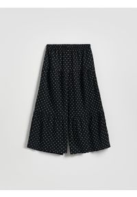 Reserved - Spodnie w kropki - czarny. Kolor: czarny. Materiał: tkanina. Wzór: kropki #1