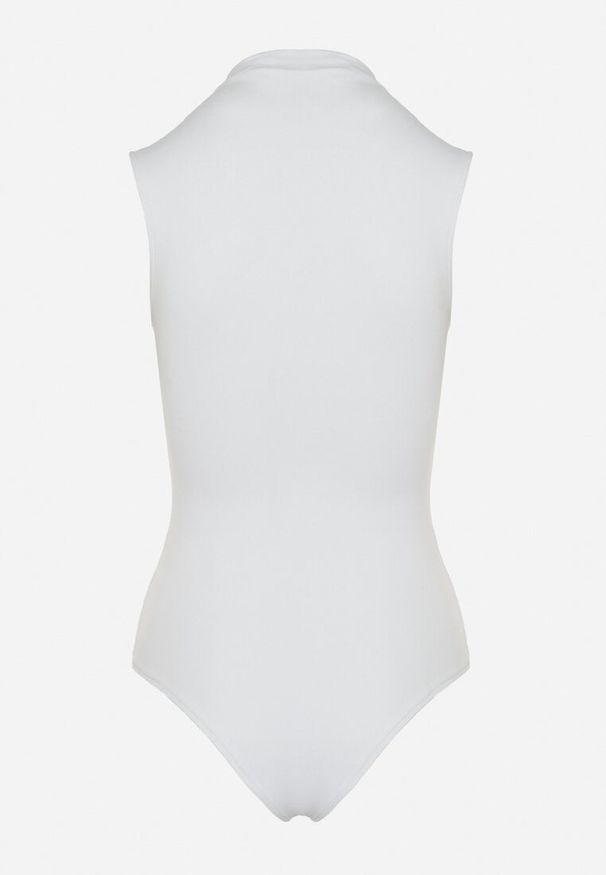 Born2be - Jasnoniebieskie Marszczone Body z Półgolfem i Ozdobnym Wycięciem Tillorisa. Okazja: na co dzień. Kolor: niebieski. Materiał: jeans. Styl: elegancki, casual
