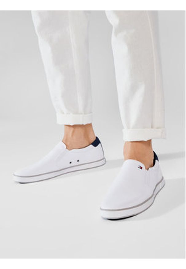 TOMMY HILFIGER - Tommy Hilfiger Tenisówki Harlow 2D FM0FM00597 Biały. Kolor: biały. Materiał: materiał