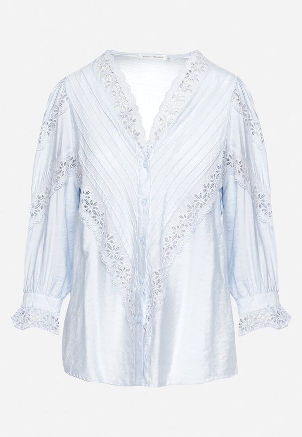 Born2be - Jasnoniebieska Wiskozowa Koszula z Koronkowymi Wstawkami i Rękawami 7/8 Kavinnema. Typ kołnierza: kołnierz z falbankami. Kolor: niebieski. Materiał: wiskoza, koronka. Wzór: aplikacja, koronka