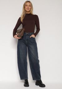 Born2be - Granatowe Szerokie Jeansy Barrel Fit z Wysokim Stanem Delennia. Stan: podwyższony. Kolor: niebieski. Styl: elegancki #3