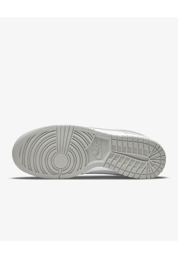 Nike Dunk Low Retro Sneakersy męskie. Okazja: na co dzień. Kolor: biały. Materiał: skóra, guma. Szerokość cholewki: normalna. Sezon: lato