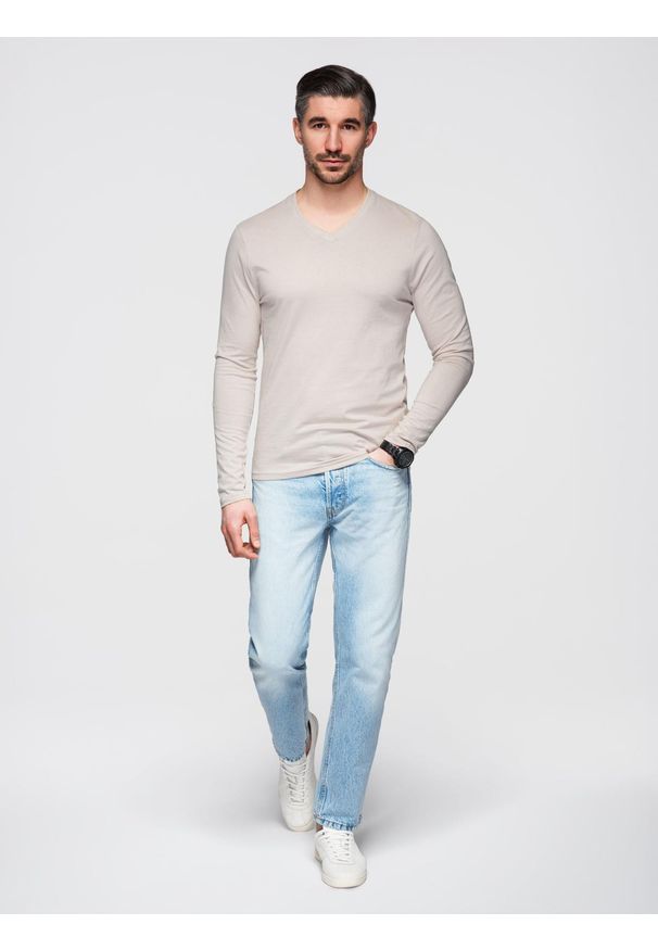 Ombre Clothing - Longsleeve męski bez nadruku z dekoltem w serek - jasnobeżowy V1 - Rozmiar: L. Okazja: na co dzień. Typ kołnierza: dekolt w serek. Kolor: beżowy. Materiał: bawełna, materiał. Długość rękawa: długi rękaw. Długość: długie. Wzór: gładki, jednolity. Styl: casual, elegancki, klasyczny