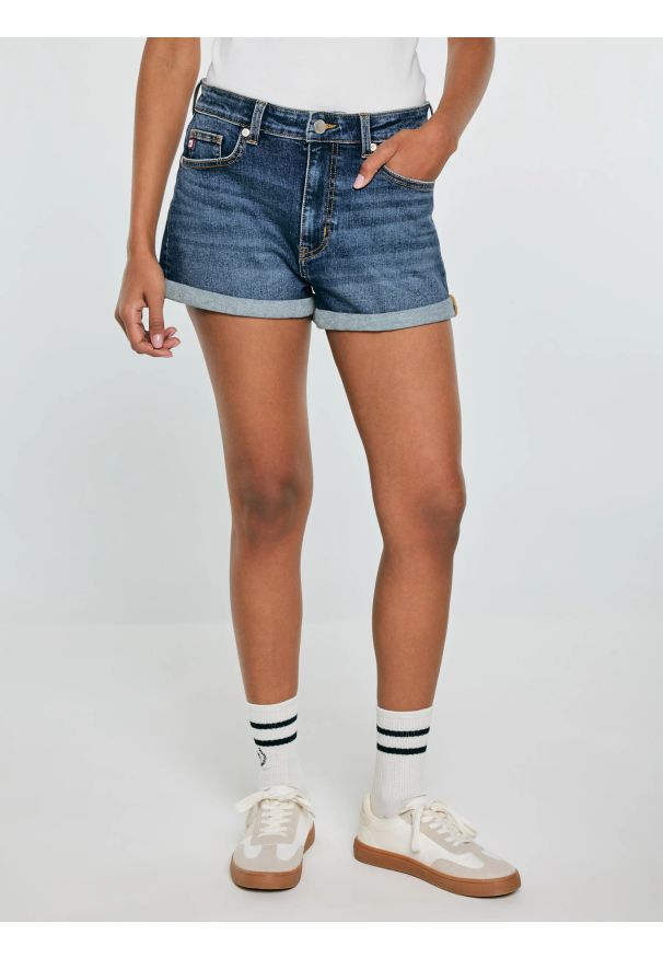 Big-Star - Szorty damskie jeansowe niebieskie Ayako 403. Stan: podwyższony. Kolor: niebieski. Materiał: jeans. Sezon: lato