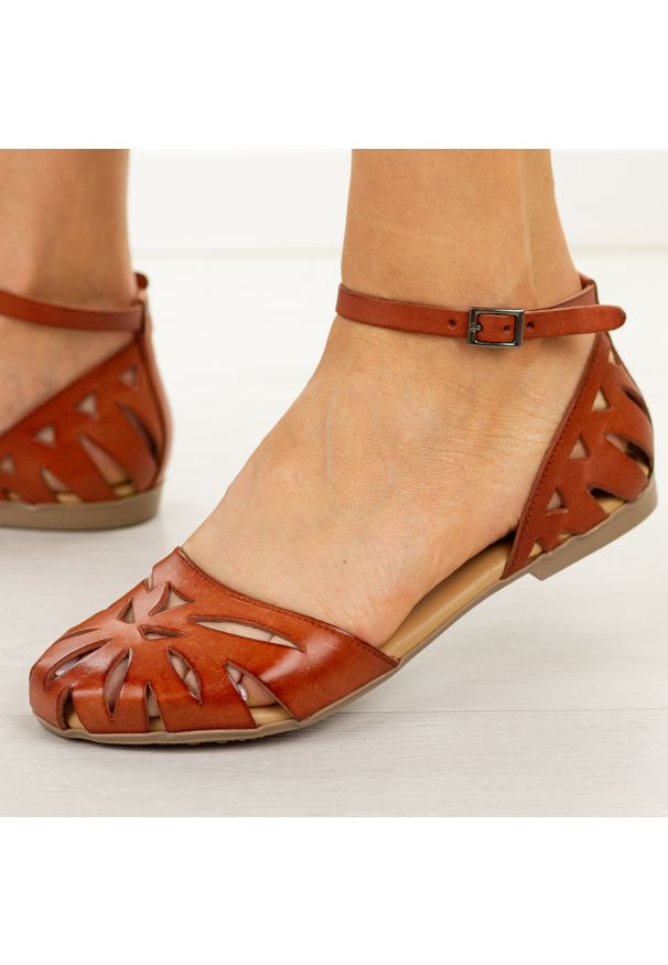 Brązowe skórzane sandały damskie Porronet 3100. Okazja: na co dzień. Zapięcie: pasek. Kolor: brązowy. Materiał: skóra. Sezon: wiosna, lato. Styl: casual