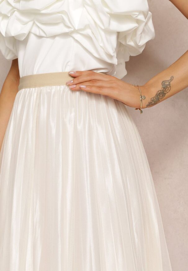 Renee - Jasnobeżowa Taliowana Spódnica z Plisowaniem i Gumką w Pasie Cosmie. Kolor: beżowy. Materiał: tiul