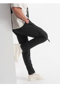 Ombre Clothing - Spodnie męskie cargo STRAIGHT LEG z paskami na kieszeniach – czarne V4 - Rozmiar: L. Kolor: czarny. Materiał: bawełna, elastan, materiał. Wzór: paski. Styl: klasyczny, elegancki