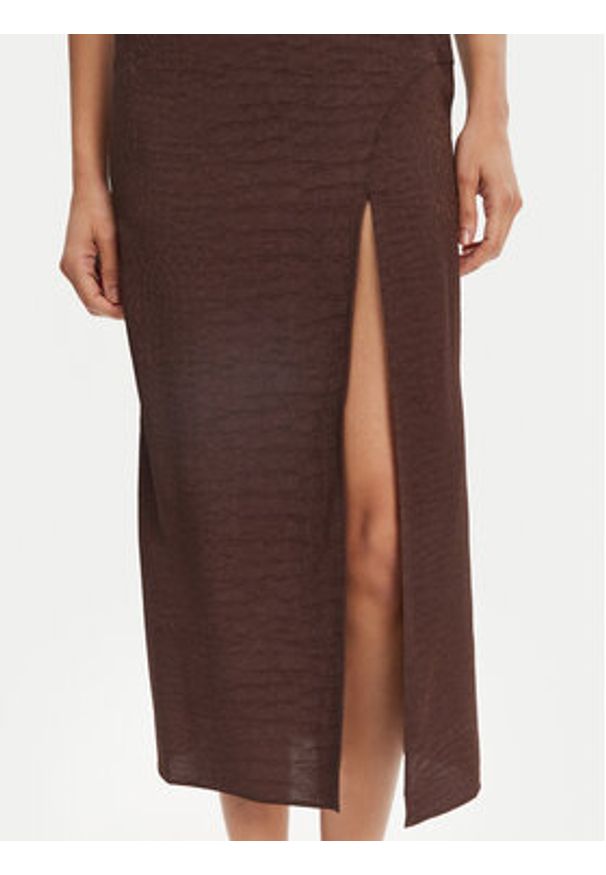 JACQUEMUS Sukienka koktajlowa 25E251DR100-1713 Brązowy Regular Fit. Kolor: brązowy. Materiał: wiskoza. Styl: wizytowy