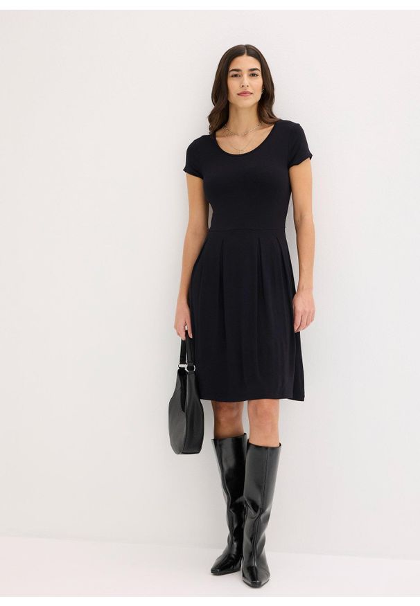 bonprix - Sukienka z dżerseju z mieszanki wiskozy. Kolor: czarny. Materiał: jersey, wiskoza. Długość rękawa: krótki rękaw. Wzór: gładki, nadruk, grochy, paski. Sezon: lato