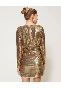 TwinSet - TWINSET - Złota cekinowa sukienka mini. Kolor: złoty. Długość rękawa: długi rękaw. Wzór: aplikacja. Długość: mini #5