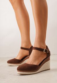 Renee - Brązowe Sandały na Plecionym Koturnie ze Sprzączką Catlinna. Okazja: na co dzień. Zapięcie: sprzączka. Kolor: brązowy. Obcas: na koturnie. Styl: casual, elegancki #3