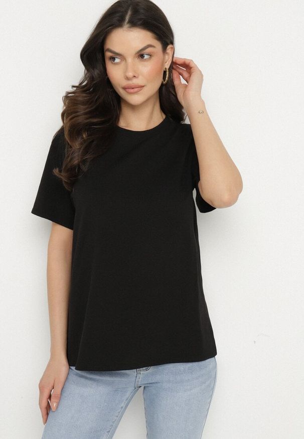 Born2be - Czarny T-shirt z Bawełny w Klasycznym Stylu Tulseli. Okazja: na co dzień. Kolor: czarny. Materiał: bawełna. Styl: klasyczny