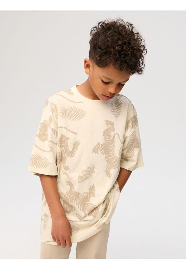 Sinsay - Bawełniana koszulka oversize - beżowy. Kolor: beżowy. Materiał: bawełna