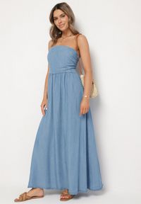Born2be - Granatowa Sukienka Rozkloszowana z Dekoltem Typu Bandeau Mavilore. Okazja: na co dzień, na imprezę. Kolor: niebieski. Materiał: skóra. Wzór: aplikacja. Typ sukienki: rozkloszowane. Styl: klasyczny, casual, elegancki, wizytowy