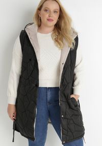 Born2be - Czarna Kamizelka Pikowana z Paskiem Dagalee. Okazja: na co dzień. Kolekcja: plus size. Kolor: czarny. Materiał: jeans, materiał. Długość: długie. Wzór: jednolity. Styl: casual #4
