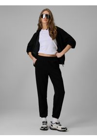 4f - 4F Bluza dresowa regular z kapturem damska - czarna XS. Okazja: na co dzień. Typ kołnierza: kaptur. Kolor: czarny. Materiał: dresówka. Styl: casual, klasyczny, sportowy #2