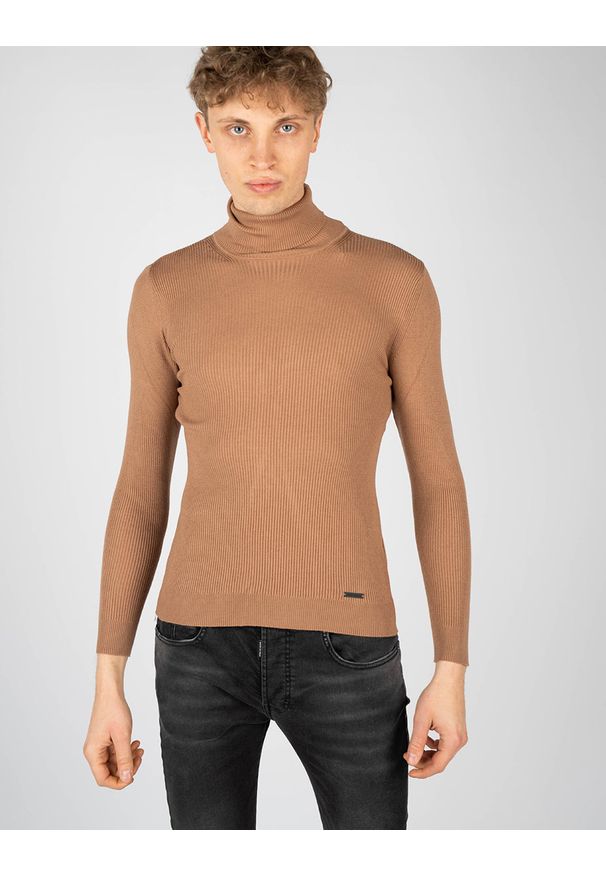 Takeshy Kurosawa Sweter | 83058 | Dolcevita Costina Lana | Mężczyzna | Brązowy. Typ kołnierza: golf. Kolor: brązowy. Materiał: poliamid, wiskoza, kaszmir, wełna. Wzór: ze splotem, aplikacja