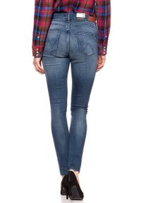 Wrangler - WRANGLER HIGH RISE SKINNY VINTAGE BLUE W27HX785R. Stan: podwyższony. Styl: vintage #5