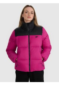 4f - 4F Kurtka puchowa z wypełnieniem syntetycznym damska - różowa L. Okazja: na co dzień. Typ kołnierza: bez kaptura. Kolor: różowy. Materiał: puch, syntetyk. Długość: długie. Sezon: zima. Styl: casual, klasyczny, sportowy #1