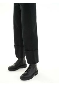 Kazar - Czarne trzewiki damskie. Wysokość cholewki: przed kolano. Zapięcie: sznurówki. Kolor: czarny. Materiał: skóra, lakier. Szerokość cholewki: normalna. Wzór: aplikacja #6
