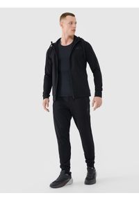 4f - 4F Bluza treningowa szybkoschnąca męska - czarna M. Okazja: na co dzień. Typ kołnierza: kaptur. Kolor: czarny. Materiał: dzianina, włókno, syntetyk, materiał, elastan. Długość rękawa: raglanowy rękaw. Wzór: gładki, ze splotem. Styl: sportowy, casual. Sport: fitness