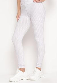 Born2be - Białe Legginsy Sportowe z Elastyczną Gumką i Tłoczonym Wzorem Ardisa. Okazja: na co dzień. Kolor: biały. Styl: sportowy #5