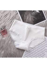 Intica - Majtki prążkowane o średnim stanie z miękkiego materiału Norina. Kolor: biały. Materiał: materiał, prążkowany. Wzór: prążki