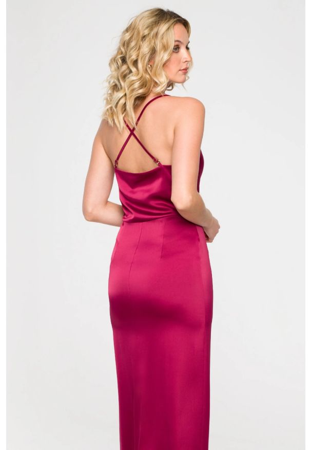 Makover - Długa sukienka wieczorowa satynowa na ramiączkach bordowa. Okazja: na ślub cywilny, na wesele, na imprezę. Kolor: czerwony. Materiał: satyna. Długość rękawa: na ramiączkach. Typ sukienki: ołówkowe. Styl: wizytowy. Długość: maxi