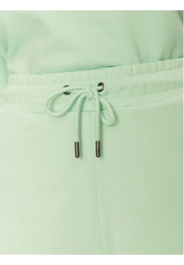 Guess Jeans Szorty sportowe W5GD0O K68I4 Zielony Relaxed Fit. Kolor: zielony. Materiał: bawełna