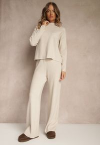 Renee - Jasnobeżowy Komplet z Prążkowanej Dzianiny Spodnie Wide Leg i Sweter ze Stójką Feniria. Kolor: beżowy. Materiał: dzianina, prążkowany #3