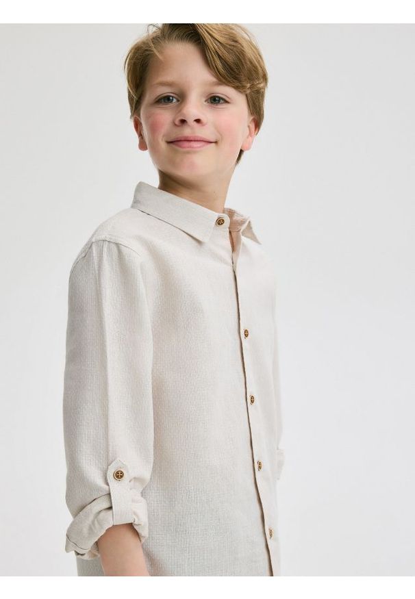 Reserved - Koszula z lnem - beżowy. Kolor: beżowy. Materiał: len. Styl: klasyczny