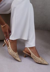 Renee - Beżowe Sandały na Szpilce Vices Slingback z Ażurową Cholewką Nilanira. Okazja: na co dzień. Zapięcie: sprzączka. Kolor: beżowy. Wzór: ażurowy. Obcas: na szpilce. Styl: klasyczny, elegancki, casual