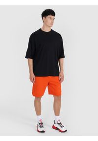 4f - 4F T-shirt oversize gładki męski - czarny S. Okazja: na co dzień. Kolor: czarny. Materiał: dzianina, poliester, materiał, bawełna. Długość rękawa: krótki rękaw. Długość: krótkie. Wzór: gładki. Styl: street, casual, sportowy, elegancki, klasyczny