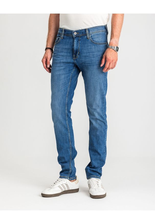 Męskie Spodnie Jeansowe Mustang Style Vegas Denim Blue 1017120 5000 623