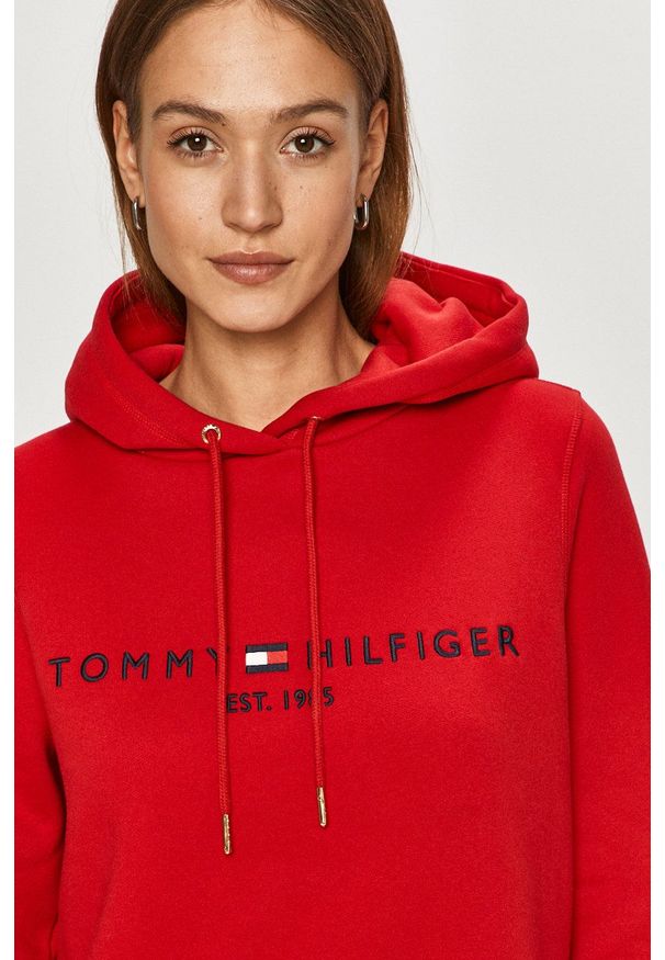 TOMMY HILFIGER - Tommy Hilfiger - Bluza. Okazja: na co dzień. Kolor: czerwony. Długość rękawa: długi rękaw. Długość: długie. Wzór: aplikacja. Styl: casual