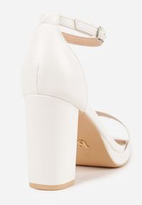 Renee - Białe Sandały VICES na Słupkowym Obcasie ze Skórzaną Wkładką Azimera. Okazja: na co dzień, na imprezę. Kolor: biały. Materiał: skóra. Sezon: lato. Obcas: na obcasie. Styl: casual. Wysokość obcasa: średni #4