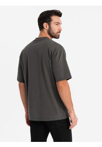 Ombre Clothing - Męski t-shirt bawełniany LOOSE FIT z okrągłym dekoltem – szarozielony V3. Okazja: na co dzień. Kolor: zielony. Materiał: bawełna. Styl: casual #5