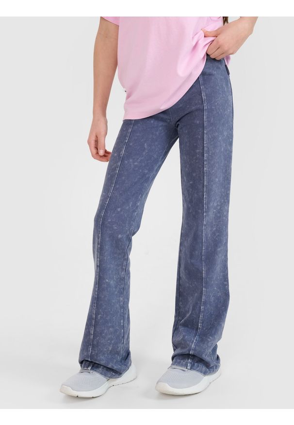 4f - 4F Legginsy dzianinowe z efektem acid wash dziewczęce - szare 128 (7-8 lat). Okazja: na co dzień. Stan: podwyższony. Kolor: szary. Materiał: dzianina. Wzór: gładki, ze splotem. Sezon: lato. Styl: klasyczny, sportowy, casual