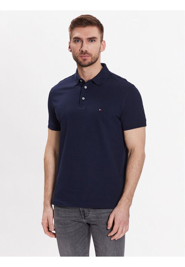 TOMMY HILFIGER - Tommy Hilfiger Polo 1985 MW0MW17771 Granatowy Slim Fit. Typ kołnierza: polo. Kolor: niebieski. Materiał: bawełna